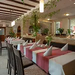 Hotel Zum Zecher 3*