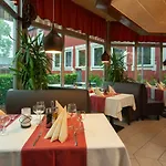Hotel Zum Zecher 3*
