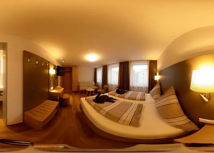 Hotel Zum Zecher 3*