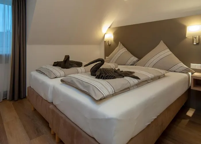 Hotel Zum Zecher 3*