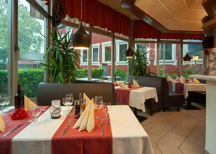 Hotel Zum Zecher 3*